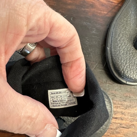 Sanuk sandals! - Picture 3 of 3